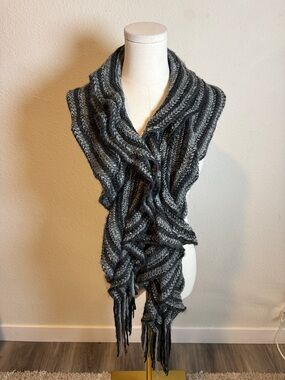 Unbranded Cozy Knit Fringe Scarf Black & Gray